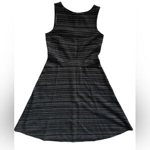 Versatile black and white patterned dress stretchy fabric